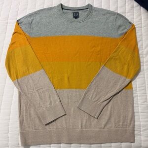 GAP Men's Classic Gray Crewneck Sweater